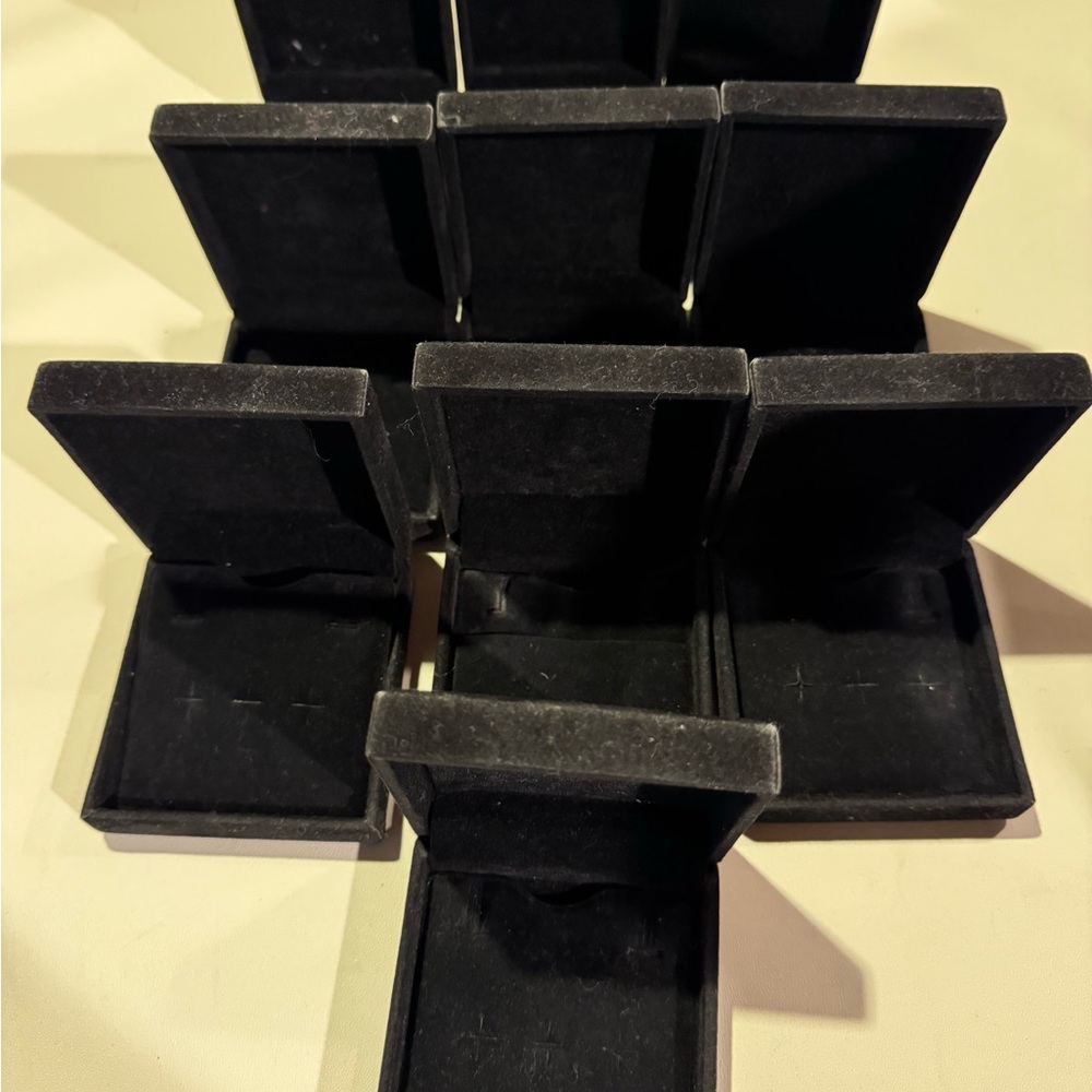 Valentino Bijoux Black and Gold Boxes - Picture 2 of 3